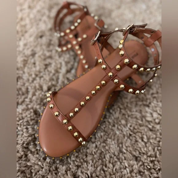 Portland boot company women’s studded, gold gladiator sandals, Size 8 1/2 - Picture 1 of 7